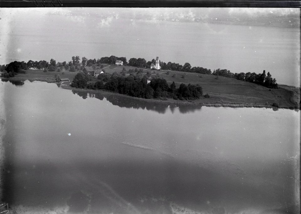 ETH-BIB-Insel Ufenau, Kirche aus 300 m-Inlandflüge-LBS MH01-004220