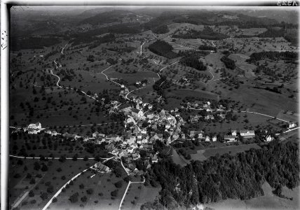 ETH-BIB-Jonschwil (Toggenburg) v. W. aus 300 m-Inlandflüge-LBS MH01-001923