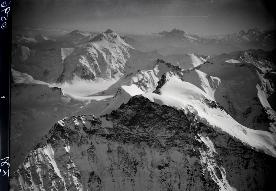 ETH-BIB-Jungfrau, Aletschhorn v. N. aus 4300 m-Inlandflüge-LBS MH01-006596