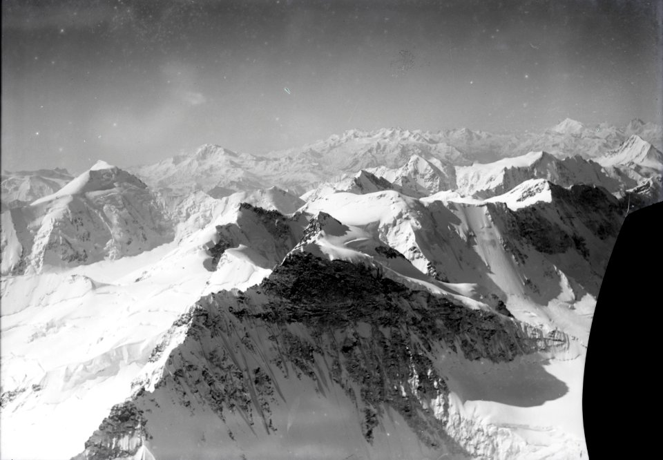 ETH-BIB-Jungfrau, Alteschhorn, Nesthorn v. N. aus 4500 m-Inlandflüge-LBS MH01-000471
