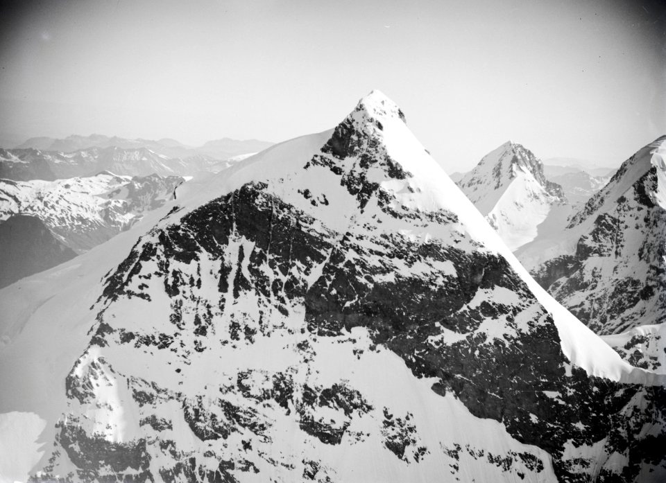 ETH-BIB-Jungfrau, Eiger v. S. W. aus 4300 m-Inlandflüge-LBS MH01-006448