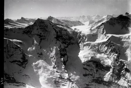 ETH-BIB-Jungfrau, Mönch, Konkordiaplatz v. N. aus 4500 m-Inlandflüge-LBS MH01-000483