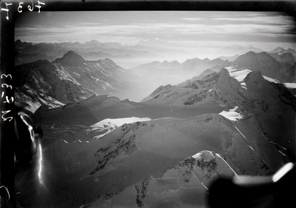 ETH-BIB-Jungfraugebiet, Walliseralpen aus 4800 m-Inlandflüge-LBS MH01-007637