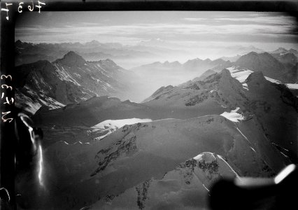 ETH-BIB-Jungfraugebiet, Walliseralpen aus 4800 m-Inlandflüge-LBS MH01-007637