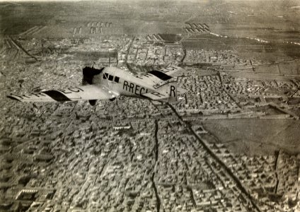 ETH-BIB-Junkers F.13 (R-RECI) über Teheran-Persienflug 1924-1925-LBS MH02-02-0090-AL-FL photo
