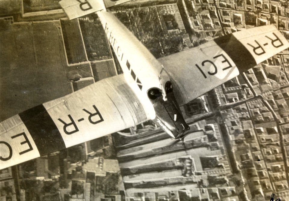 ETH-BIB-Junkers F.13 (R-RECI) über Teheran aus 1000 m Höhe-Persienflug 1924-1925-LBS MH02-02-0089-AL-FL