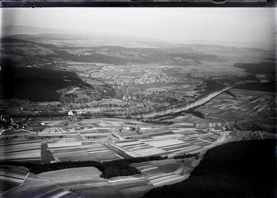 ETH-BIB-Kaiserstuhl, Hohentengen, Deutschland v. S. W. aus 500 m-Inlandflüge-LBS MH01-005844