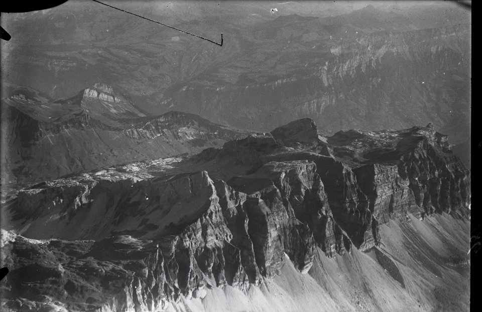 ETH-BIB-Kaiserstockkette, Muotathal v. S. aus 3600 m-Inlandflüge-LBS MH01-000186