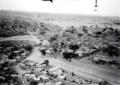 ETH-BIB-Kano, die Hauptstadt von Nord-Nigeria aus 100 m Höhe-Tschadseeflug 1930-31-LBS MH02-08-0085