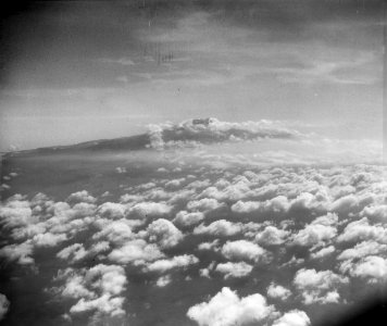 ETH-BIB-Kilimandjaro in Wolken-Kilimanjaroflug 1929-30-LBS MH02-07-0120