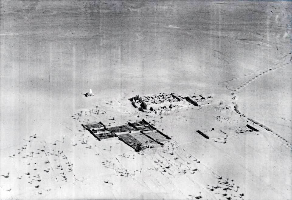 ETH-BIB-Kleine Stadt in der Sahara-Tschadseeflug 1930-31-LBS MH02-08-0052