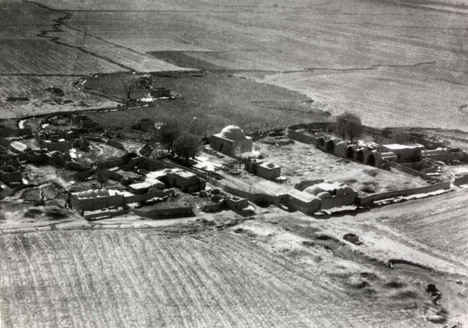 ETH-BIB-Kleiner Flecken, Umgebung von Teheran aus 100 m Höhe-Persienflug 1924-1925-LBS MH02-02-0066-AL-FL