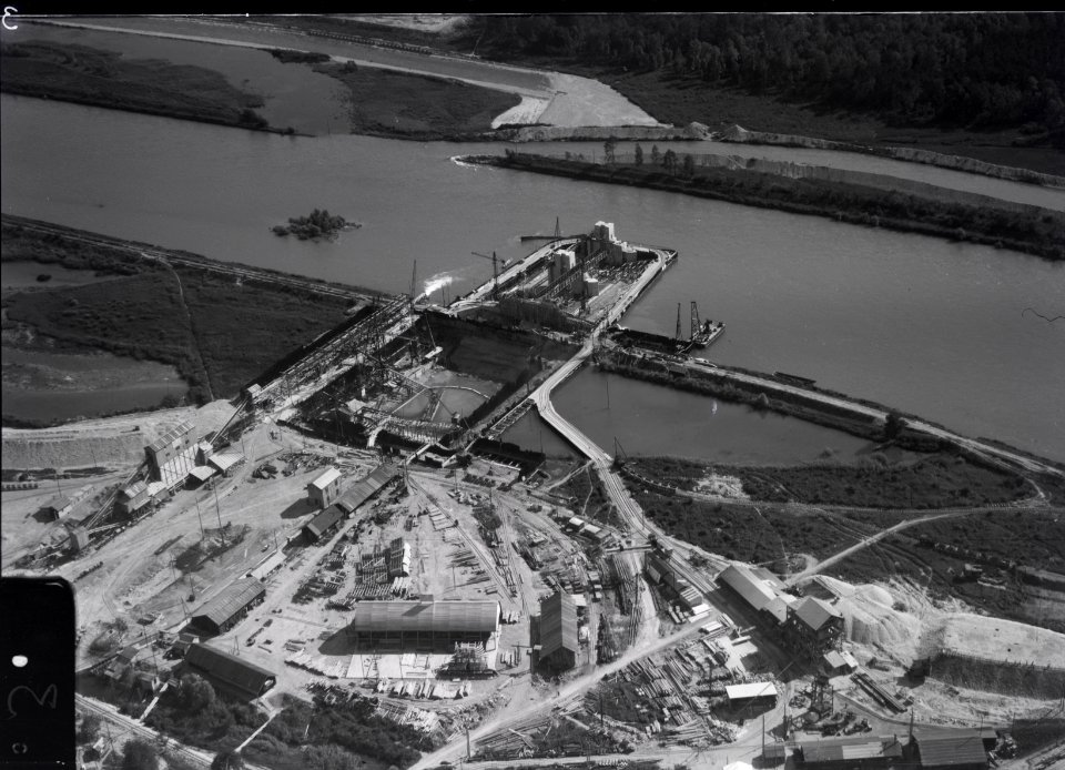 ETH-BIB-Klingnau, Kraftwerk an der Aare im Bau-Inlandflüge-LBS MH03-0466