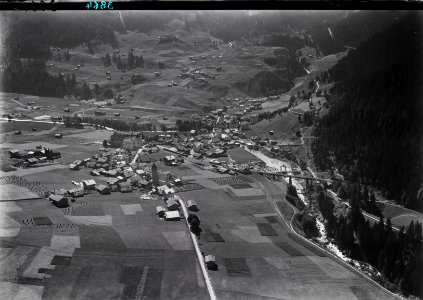 ETH-BIB-Klosters-Platz, Selfranga v. N. aus 400 m-Inlandflüge-LBS MH01-003864