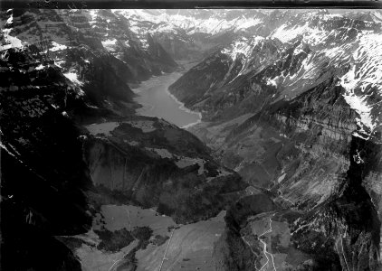 ETH-BIB-Klöntalersee, Saggberg, Schwammhöchi, Schlattberg, Vorauen v. O. aus 1500 m-Inlandflüge-LBS MH01-005034