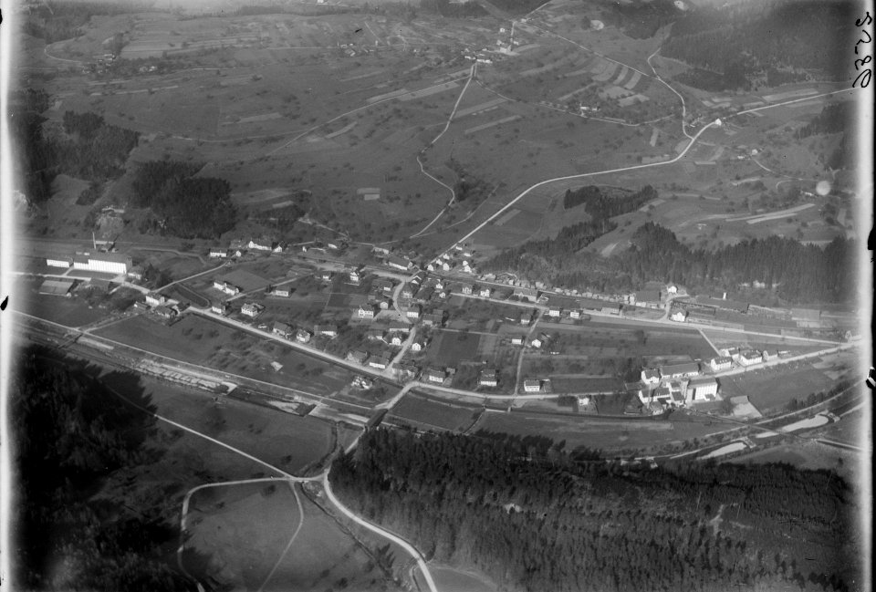 ETH-BIB-Kollbrunn, Tösstal aus 600 m-Inlandflüge-LBS MH01-002586