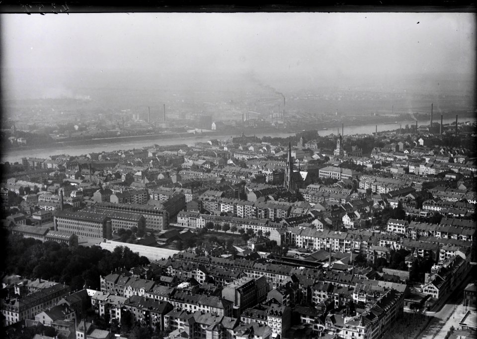ETH-BIB-Klein-Basel aus 200 m-Inlandflüge-LBS MH01-004352