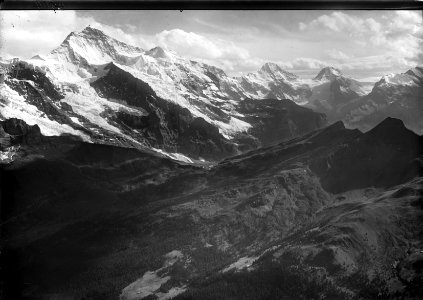 ETH-BIB-Kleine Scheidegg, Jungfrau, Breithorn, Gspaltenhorn v. N. O.-Inlandflüge-LBS MH01-004904