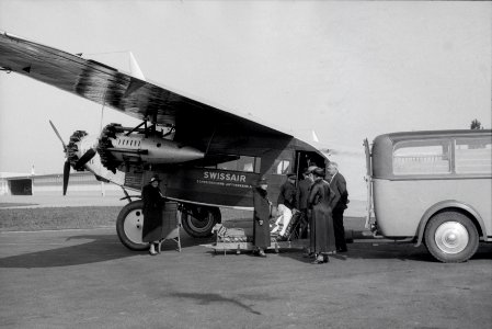 ETH-BIB-Krankentransport mit der Fokker F.VII b-3m, CH-162 (HB-LBQ) in Dübendorf-Inlandflüge-LBS MH05-29-01