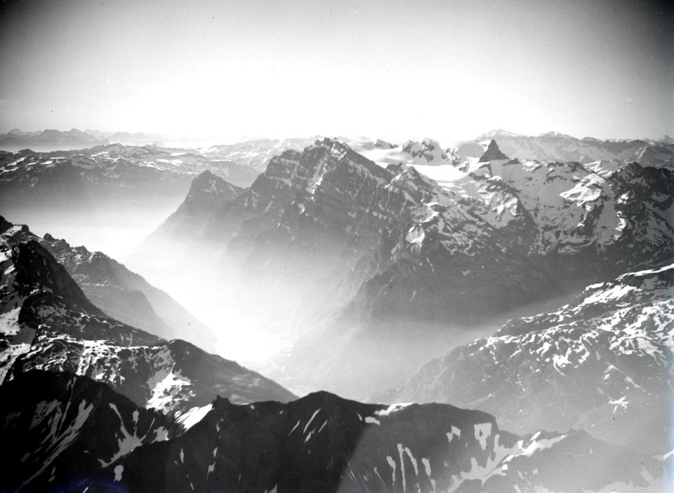 ETH-BIB-Klöntalersee, Glärnisch v. N. aus 3000 m-Inlandflüge-LBS MH01-006443