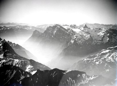 ETH-BIB-Klöntalersee, Glärnisch v. N. aus 3000 m-Inlandflüge-LBS MH01-006443