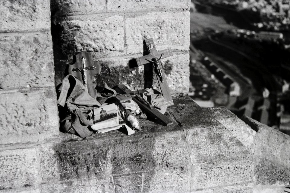 ETH-BIB-Kreuze und Fotografien stehen bei Oran zu Verkauf-Nordafrikaflug 1932-LBS MH02-13-0152