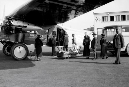 ETH-BIB-Krankentransport mit der Fokker F.VII b-3m, CH-162 (HB-LBQ) in Dübendorf-Inlandflüge-LBS MH05-29-08