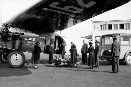 ETH-BIB-Krankentransport mit der Fokker F.VII b-3m, CH-162 (HB-LBQ) in Dübendorf-Inlandflüge-LBS MH05-29-07