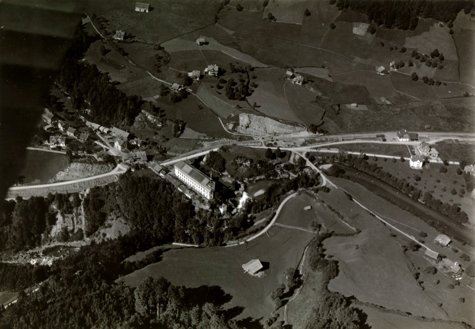 ETH-BIB-Krummenau, Bahnhof und Dorfteil Trempel-Inlandflüge-LBS MH03-1485