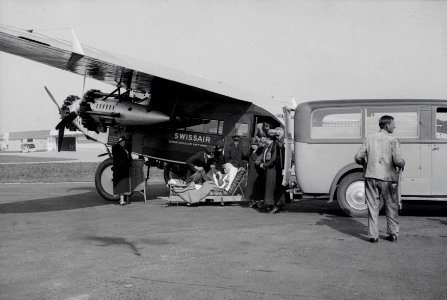 ETH-BIB-Krankentransport mit der Fokker F.VII b-3m, CH-162 (HB-LBQ) in Dübendorf-Inlandflüge-LBS MH05-29-02
