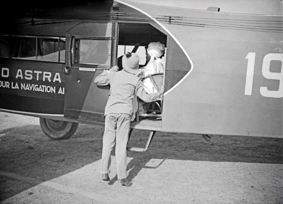ETH-BIB-König von Kano im Flugzeug-Tschadseeflug 1930-31-LBS MH02-08-0730
