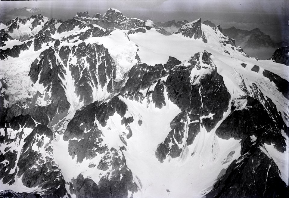 ETH-BIB-Krönte, Zwächten, Spannörter v. O. aus 3300 m-Inlandflüge-LBS MH01-004718