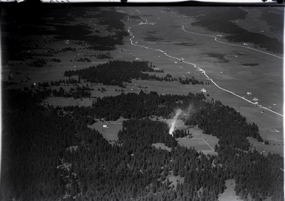 ETH-BIB-La Chatagne, La Brévine v. O. aus 1600 m-Inlandflüge-LBS MH01-006069