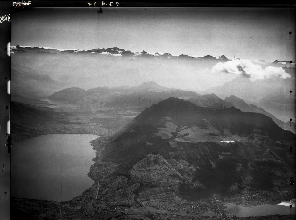 ETH-BIB-Küssnacht am Rigi, Zugersee, Seebodenalp, Vierwaldstättersee, Glarneralpen v. N. W. aus 300 m-Inlandflüge-LBS MH01-008005
