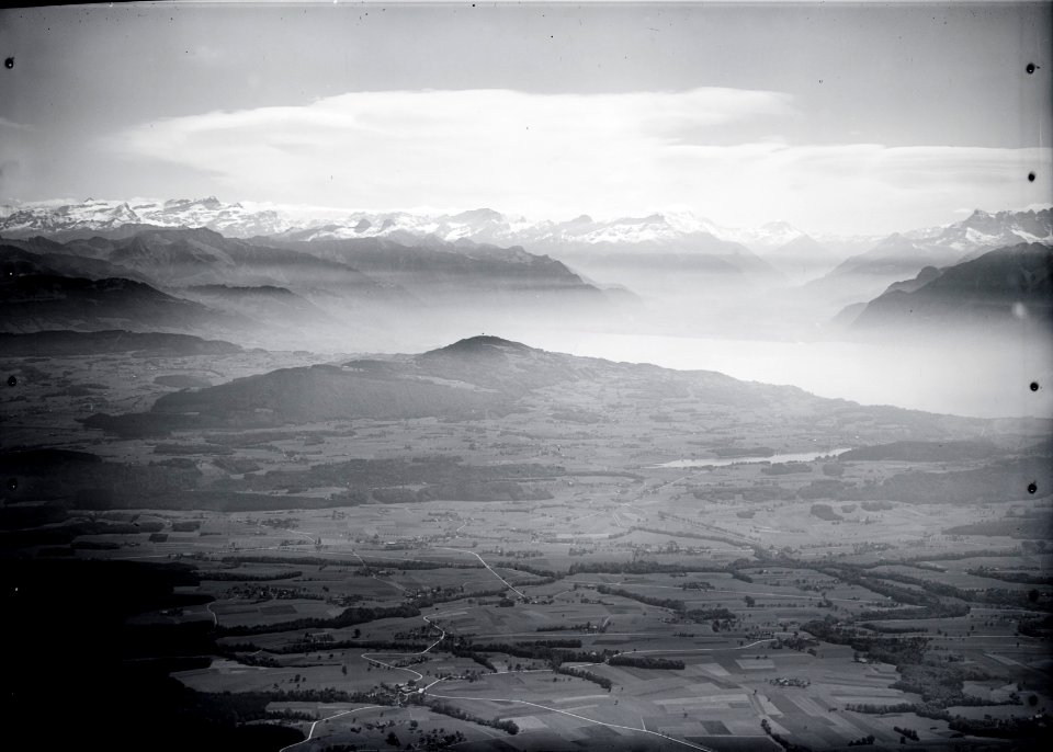 ETH-BIB-Lac de Bret (Puidoux), Lavaux, Walliseralpen, Mont Pélerin, Genfersee v. N. W. aus 2500 m-Inlandflüge-LBS MH01-007919