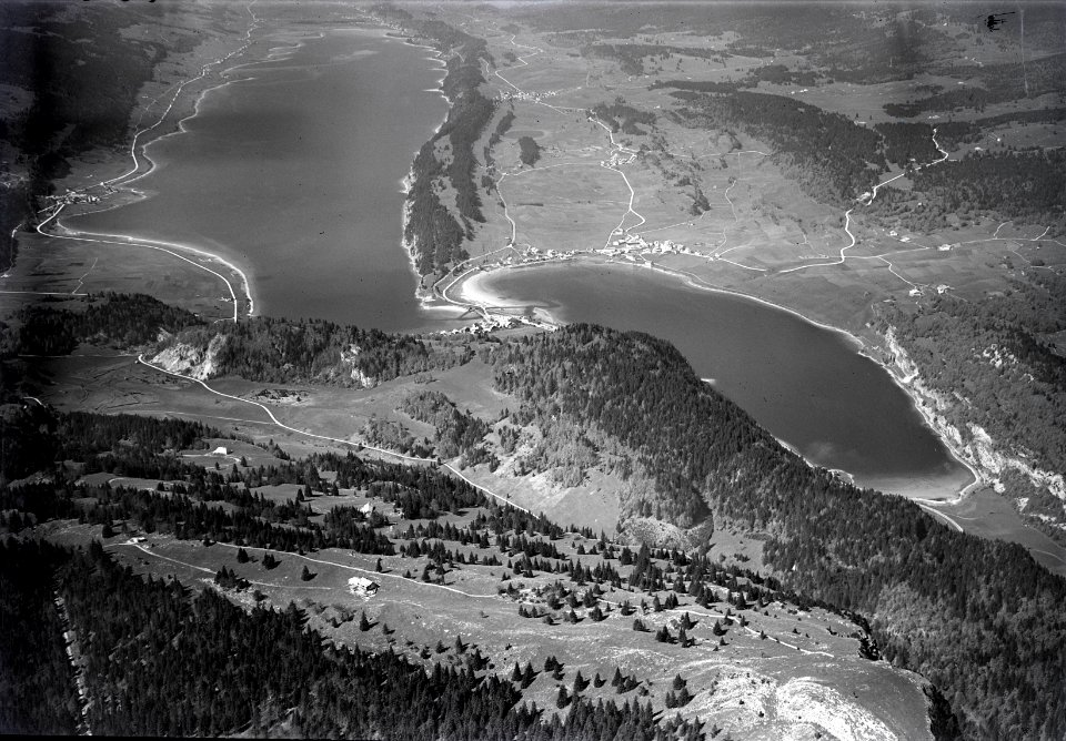 ETH-BIB-Lac de Joux, Lac Brenet, Les Charbonnières, Le Pont v. N. O. aus 1800 m-Inlandflüge-LBS MH01-006062