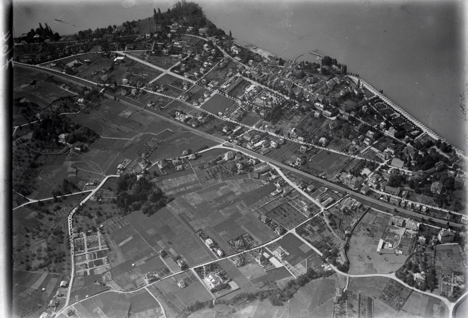 ETH-BIB-La Tour-de-Peilz v. N. W. aus 600 m-Inlandflüge-LBS MH01-000764