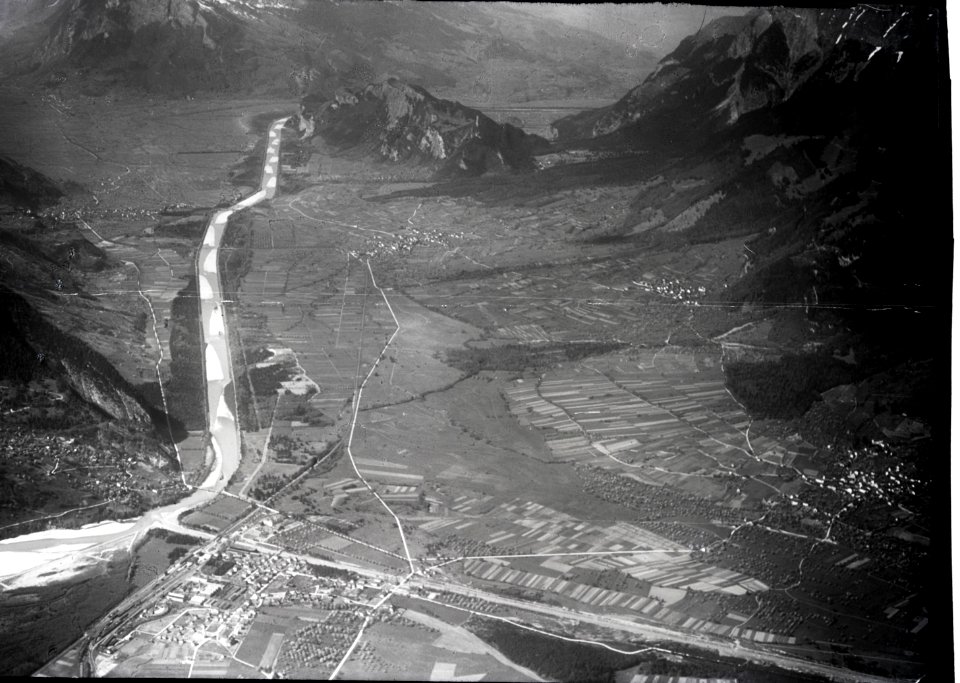 ETH-BIB-Landquart, Jeinins, Malans, Maienfeld, Bad Ragaz v. S. aus 3000 m-Inlandflüge-LBS MH01-005929