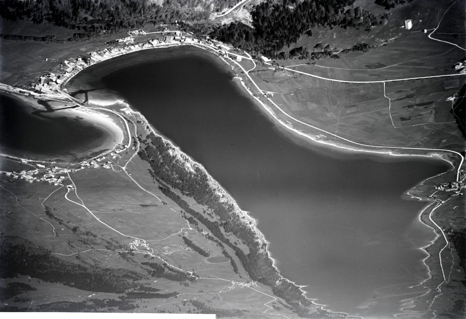 ETH-BIB-Lac de Joux, Les Charbonnières, Le Pont, L'Abbaye, Séchy, Le Lieu v. N. O. aus 1700 m-Inlandflüge-LBS MH01-006063