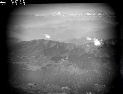 ETH-BIB-Lago Maggiore mit Luino, Blickrichtung West (W)-Inlandflüge-LBS MH01-007379