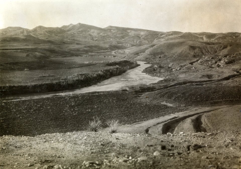 ETH-BIB-Landschaft bei Lorestan-Persienflug 1924-1925-LBS MH02-02-0050-AL-FL