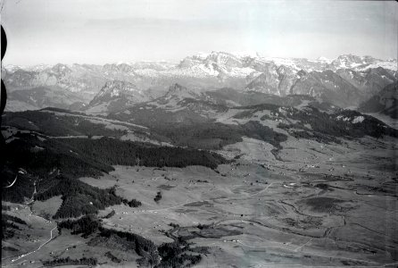 ETH-BIB-Langrüti, Sulzel, Willerzell, Aubrig, Glarneralpen, Sihllauf, Glärnisch v. W.-Inlandflüge-LBS MH01-005607