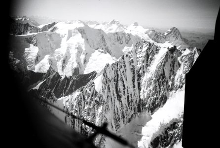 ETH-BIB-Lauteraarhorn, Jungfrau, Mönch, Eiger-Inlandflüge-LBS MH05-13-25