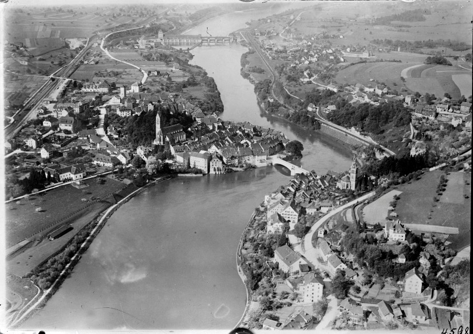 ETH-BIB-Laufenburg, Klein Laufenburg aus 200 m-Inlandflüge-LBS MH01-004598