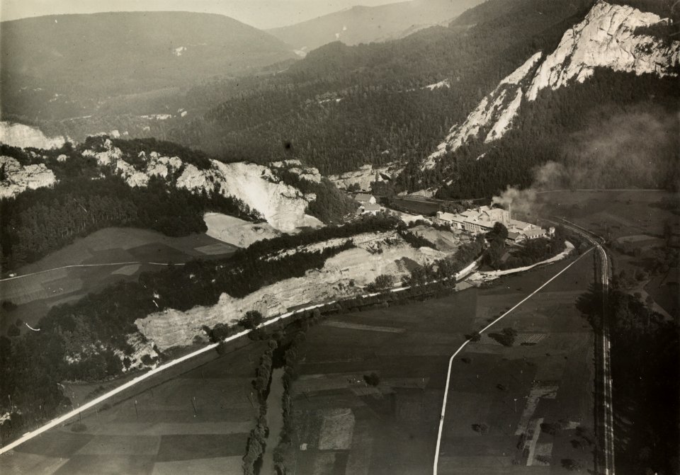 ETH-BIB-Laufental, Zementfabrik Liesberg und Liesbergmühle-Inlandflüge-LBS MH03-1441