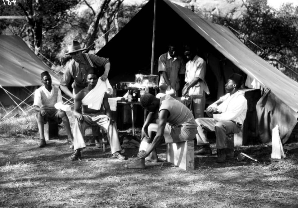 ETH-BIB-Lazarett des Camp Serengeti-Kilimanjaroflug 1929-30-LBS MH02-07-0481