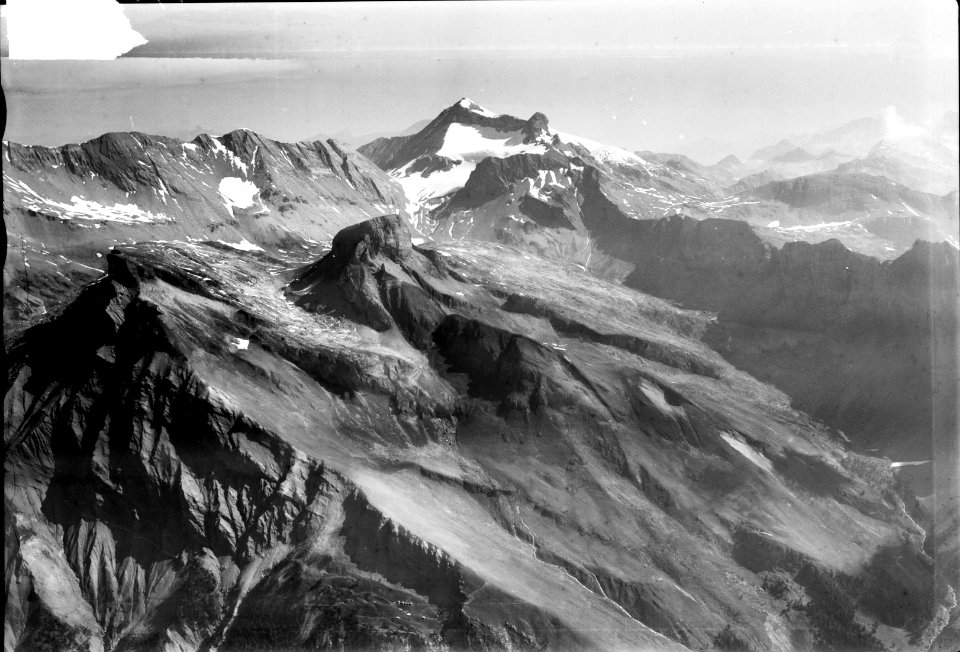 ETH-BIB-Le Sutlage, Le Sérac, Wildhorn v. S. W. aus 3300 m-Inlandflüge-LBS MH01-005757