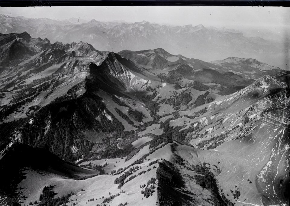 ETH-BIB-Le Moléson, Dent de Lys, Rochers-de-Naye v. N. aus 2200 m-Inlandflüge-LBS MH01-004834