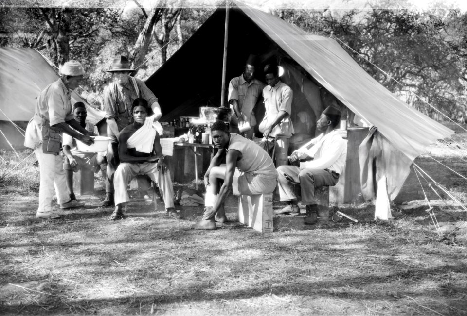 ETH-BIB-Lazarett im Serengeti-Camp-Kilimanjaroflug 1929-30-LBS MH02-07-0050