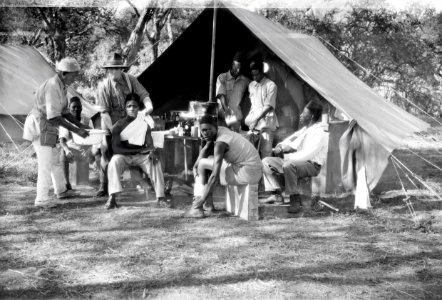 ETH-BIB-Lazarett im Serengeti-Camp-Kilimanjaroflug 1929-30-LBS MH02-07-0050